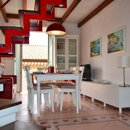 La "Casetta Rossa Del Borgo" Tropea Luaran gambar