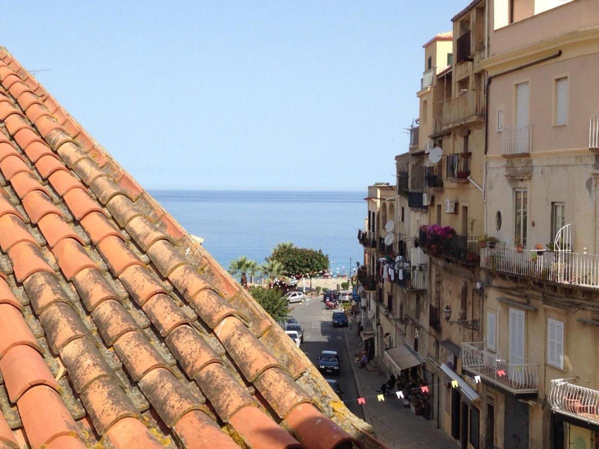 La "Casetta Rossa Del Borgo" Tropea Luaran gambar